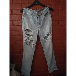 American Eagle High Rise Ripped Jeans 6 Light Wash Mom Distressed Denim